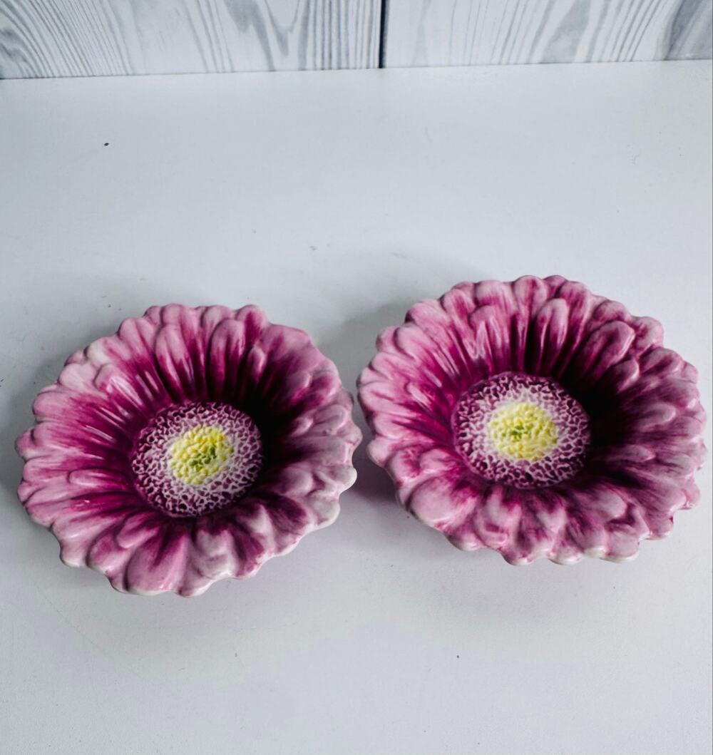 Yankee Candle Tea Light Votive Flower Holders  Set Of 2 Pinkish Purple